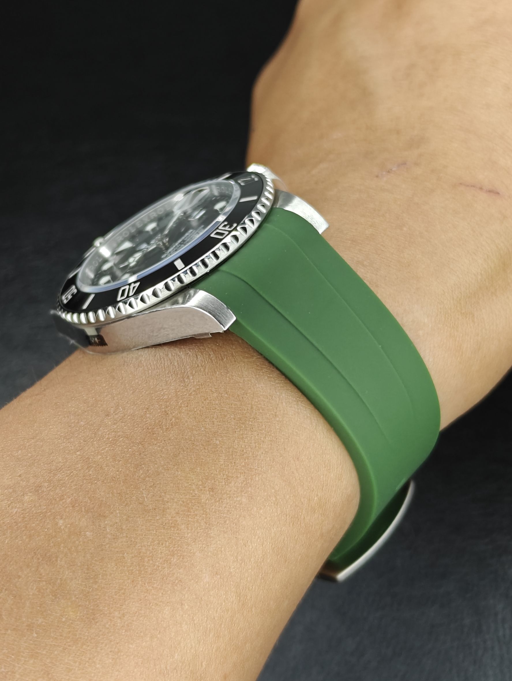 Tempomat Green Curved End Rubber for Sub41mm - Image 9