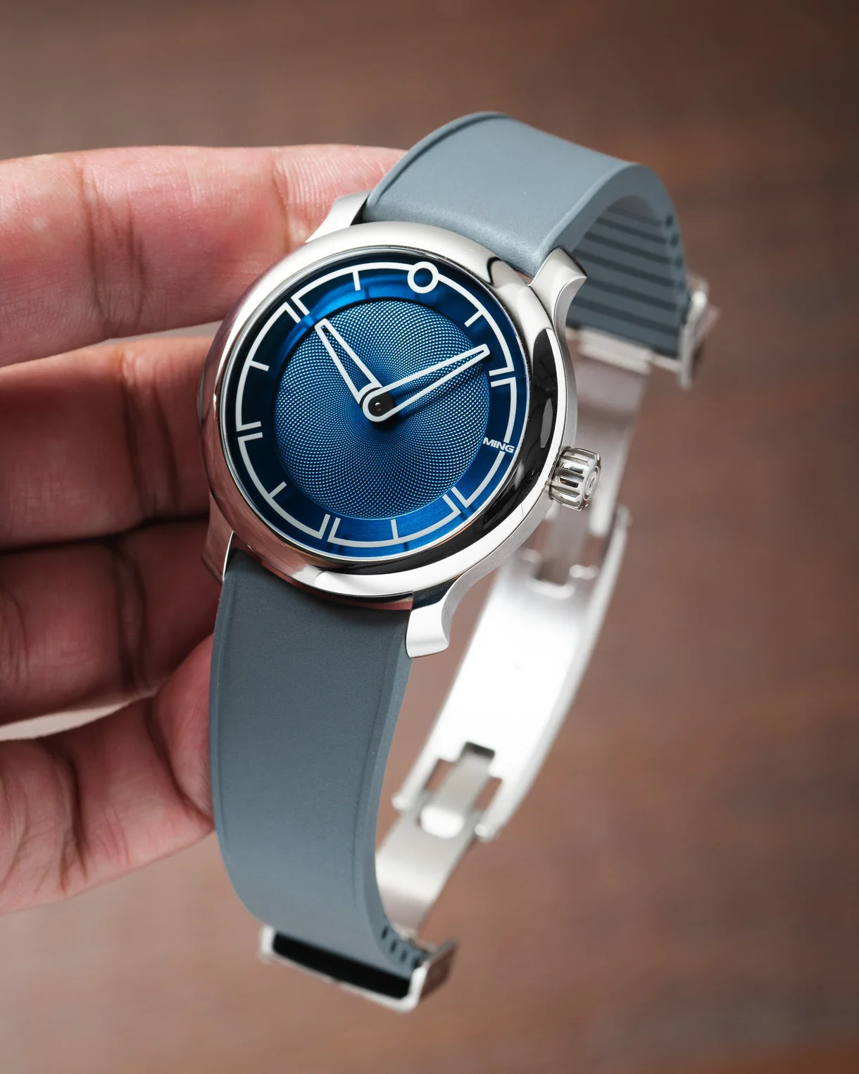 Delugs Grey Curved CTS Rubber Strap - Image 4