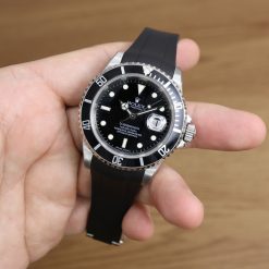 Alternative view of Rubber B Jet Black Curved End Rubber for Submariner 40mm (Non Ceramic) and Ceramic 40mm with Oyster Clasp