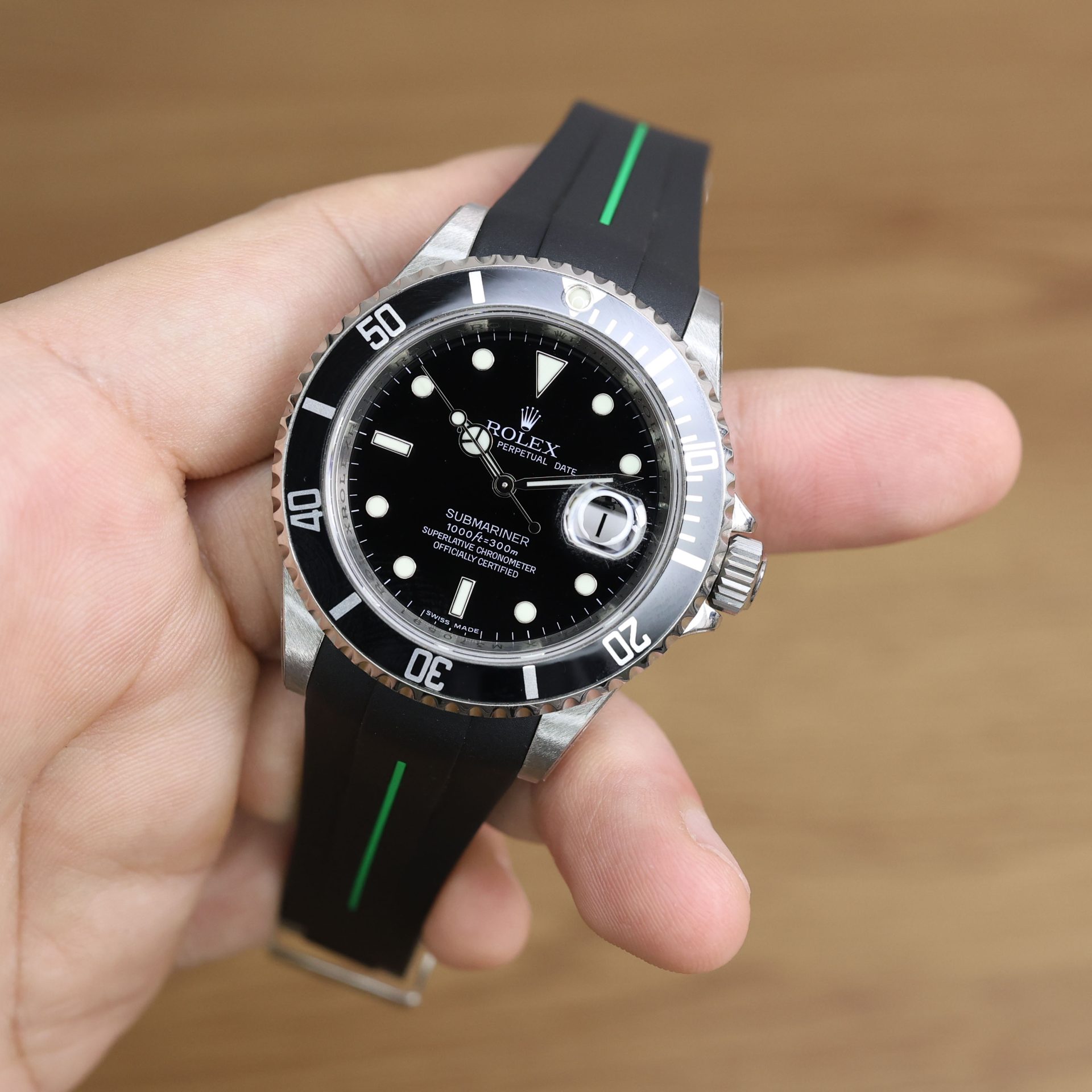 Rubber B VulChromatic® Jet Black/Forest Green Curved End Rubber for Submariner 40mm (Non Ceramic) and Ceramic 40mm with Oyster Clasp - Image 2