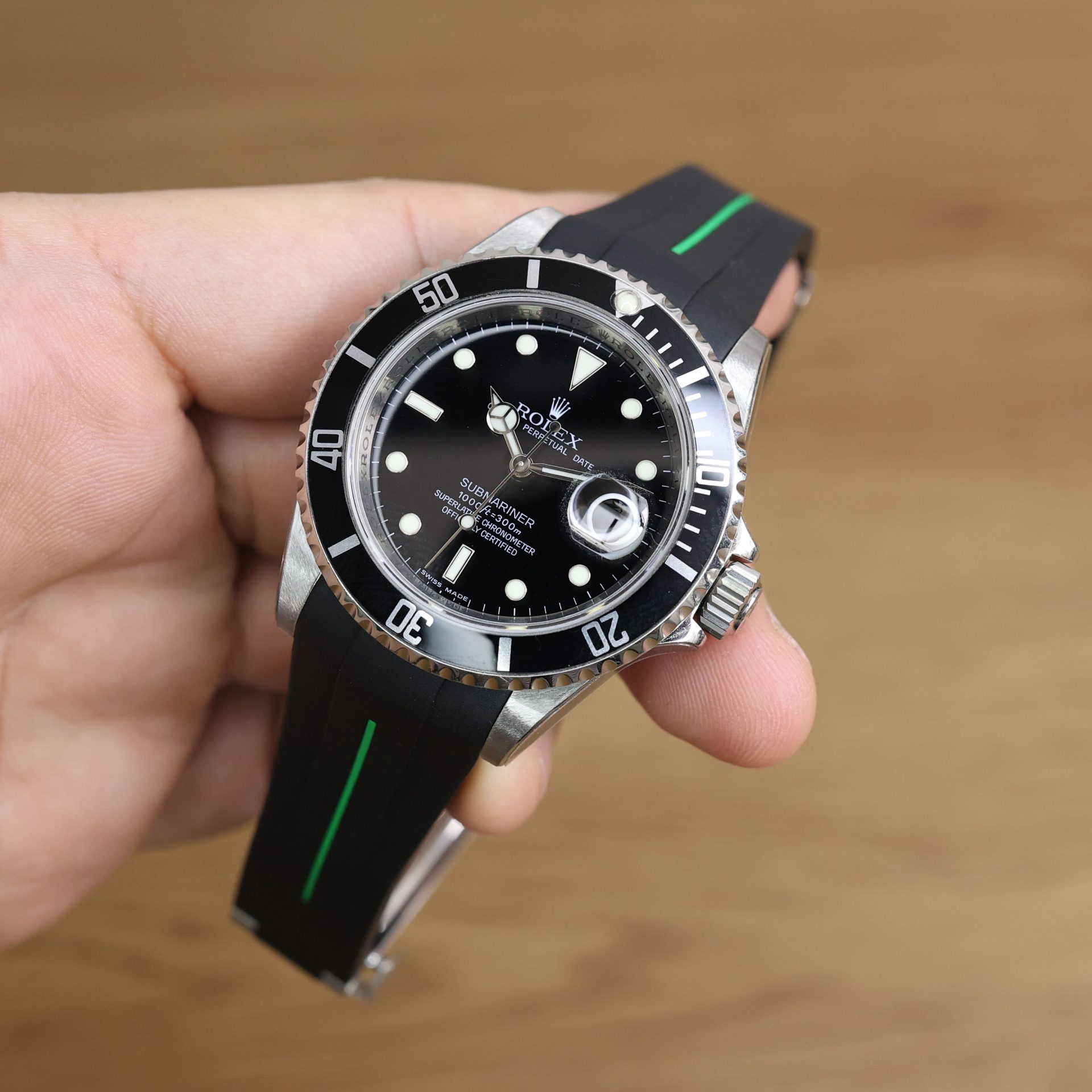 Rubber B VulChromatic® Jet Black/Forest Green Curved End Rubber for Submariner 40mm (Non Ceramic) and Ceramic 40mm with Oyster Clasp - Image 4