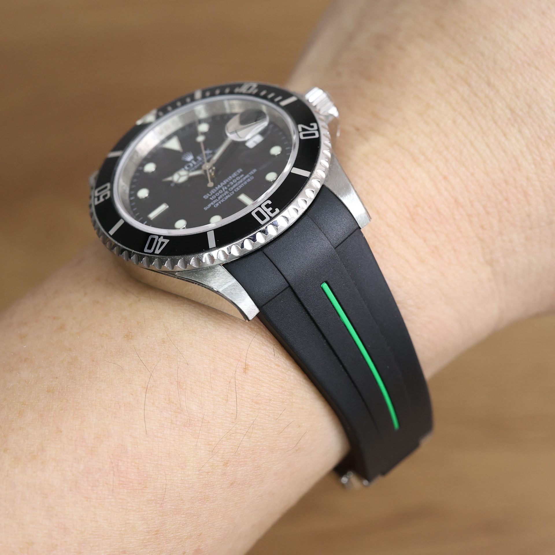 Rubber B VulChromatic® Jet Black/Forest Green Curved End Rubber for Submariner 40mm (Non Ceramic) and Ceramic 40mm with Oyster Clasp - Image 8