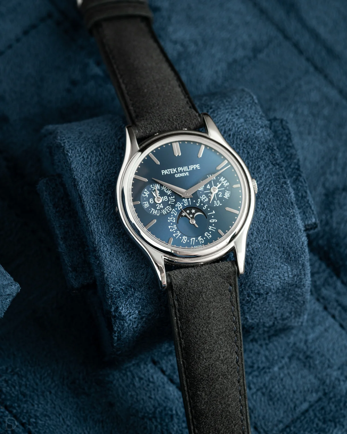 Delugs Dark Grey Alcantara Signature Strap - Image 5