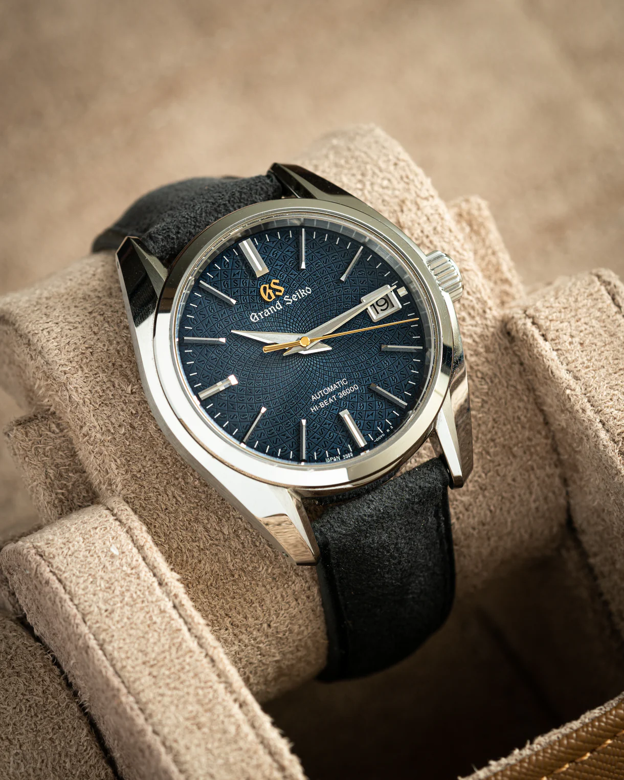 Delugs Dark Grey Alcantara Signature Strap - Image 6